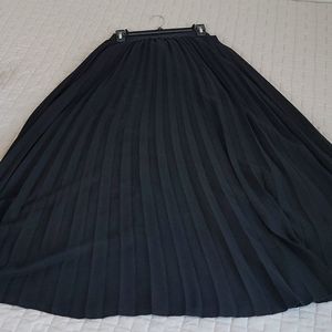 Le Lis Black Pleated Maxi Skirt, Size M